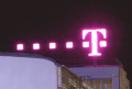 Telekom-Logo auf der T-Mobile-Zentrale