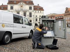 Kabel Deutschland
bietet Breitband-Internet-Zugnge mit bis zu 100 MBit/s in Dresden, Potsdam und Wrzburg an.