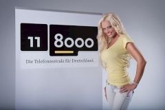 Daniela Katzenberger mit Werbung fr die 118000
