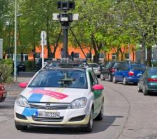 Auch bertragene Daten in WLAN-Netzen wurden aufgezeichnet: Streetview-Autos von Google bei der Arbeit