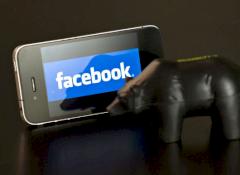 Gerchte: 2013 will Facebook ein eigenes Handy anbieten