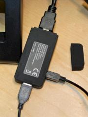 ber ein Micro-USB-Kabel wird der HDMI-Stick mit Strom versorgt