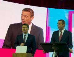 Telekom-Deutschland-Vorstand Niek Jan van Damme und Ren Obermann bei der Telekom-Pressekonferenz auf der CeBIT.