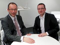 Telekom-Technik-Chef Bruno Jacobfeuerborn (links) im Interview mit teltarif-Redakteur Thorsten Neuhetzki