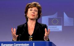 EU-Kommissarin Neelie Kroes will Internet-Anbietern mehr Freiheiten einrumen.