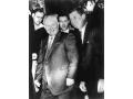 Nikita Chruschtschow (links) und John F. Kennedy (rechts)
