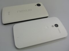 Das Moto X im direkten Vergleich mit dem Nexus 5.