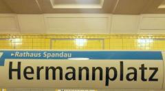 Hermannplatz - ein stark frequentierter Bahnhof in Kreuzberg