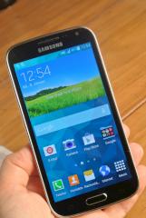 Samsung Galaxy K Zoom: Smartphone mit 20-Megapixel-Kamera im Hands-On