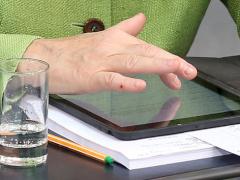 Mit dem Finger lsst sich das Tablet zwar bedienen, eine Bluetooth-Maus oder ein Stift ermglichen jedoch eine przisere Bedienung