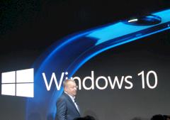 Stephen Elop prsentiert in Barcelona Windows 10