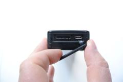 Datenanschluss und Micro-USB zum Laden
