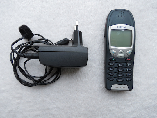 Nokia 6210 mit Netzteil