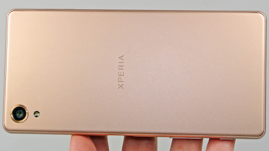 Rckseite des Sony Xperia X im Handy-Test
