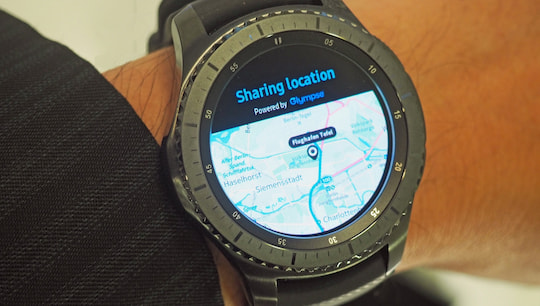 Dank GPS-Untersttzung zeigt die Gear S3 von Samsung den Standort des Trgers an
