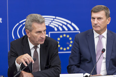EU-Kommissare Oettinger und Ansip