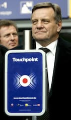 ber solche Touchpoints konnten Kunden sich an- und abmelden, um Bahn zu fahren. Das System war zu Zeiten des Ex-Bahnchefs Hartmut Mehdorn einegefhrt worden.
