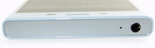 Schmale Rahmenseite beim Sony Xperia X Compact im Test