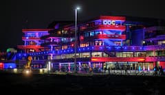 Das Kongresszentrum Hamburg ist whrend des Chaos Communication Congresses farbig beleuchtet.