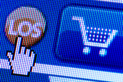 Verbraucherschtzer monieren die Pauschal-Zustimmung zu Online-Klauseln. (Symbolfoto)