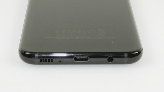 Galaxy S8 Plus: Klinkenbuchse ist trotz USB-C-Port vorhanden.