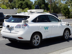 Avis managt Waymos Roboterauto-Flotte - Apple least bei Hertz