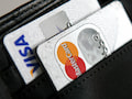 Bald keine Zusatzgebhren mehr fr Bezahlen per Visa und Mastercard