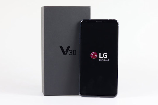 LG V30 Unboxing