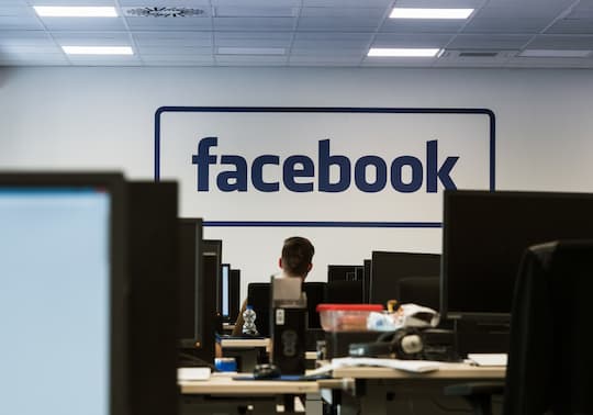 Facebook will besser gegen Fake-News vorgehen 