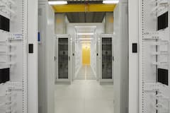Blick ins Innere eines SuperCore Rechenzentrums. Der Film Clockwork Orange lsst gren
