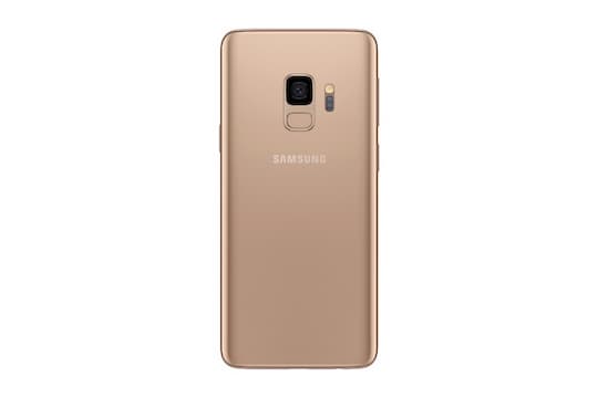 Galaxy S9 in Sunrise Gold