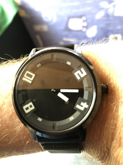 Auf den ersten Blick nicht als Smartwatch zu erkennen: Lenovo Watch X
