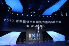 Der CEO von Honor George Zhao stellte in Peking das erste 5G-Smartphone vor.