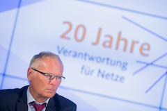 Jochen Homann, Prsident der Bundesnetzagentur hat die Lizenzbedingungen fr die Vergabe der 5G-Frequenzen vorgestellt.