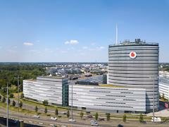 Im Hauptquartier von Vodafone in Deutschland wird gutes Geld verdient, das im Hauptquartier der Mutter dringend gebraucht wird.