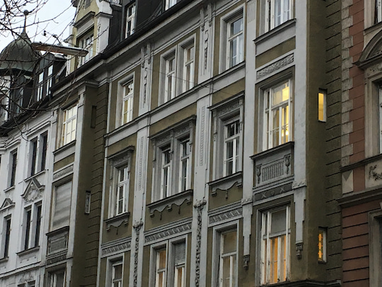 Hinter dieser grnderzeitlichen Fassade in Mnchen-Lehel verbirgt sich das Bro von OnePlus