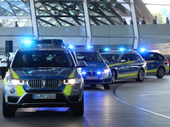 Die (bayerische) Polizei hat zwar schnelle Autos, aber der digitale Polizei-Datenfunk ist viel zu langsam.