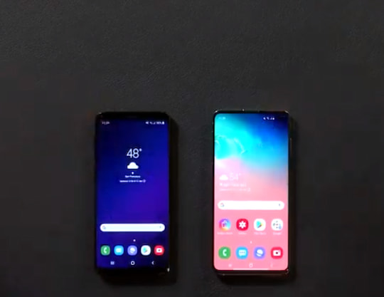 Rechts: Das neue Galaxy S10, links: Das Galaxy S9