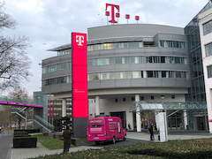 In der Konzernzentrale legt Telekom Chef Tim Httges heute seine Bilanzzahlen fr 2018 vor, die sich sehen lassen knnen.