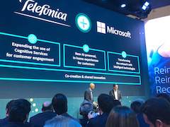 Beste Freunde: Microsoft Chef Satya Nadella (links) und Telefnica CEO Jos-Mara lvarez-Pallete geben eine Cloud-Partnerschaft bekannt.