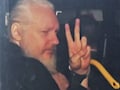 Julian Assange nach seiner Verhaftung heute in London
