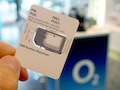 Wie schon zuvor die Telekom, reduziert jetzt auch o2 seine SIM-Karten-Trger auf halbe Gre.