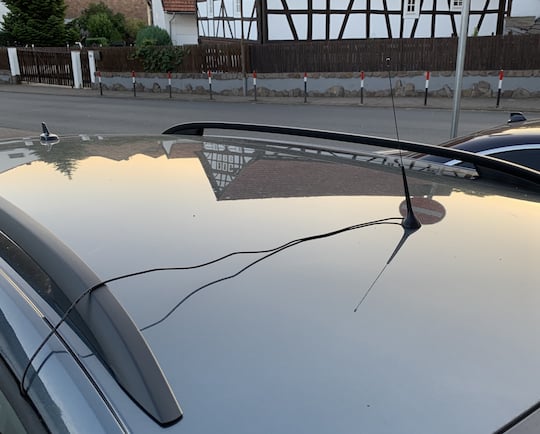 Magnetfuantenne auf dem Autodach