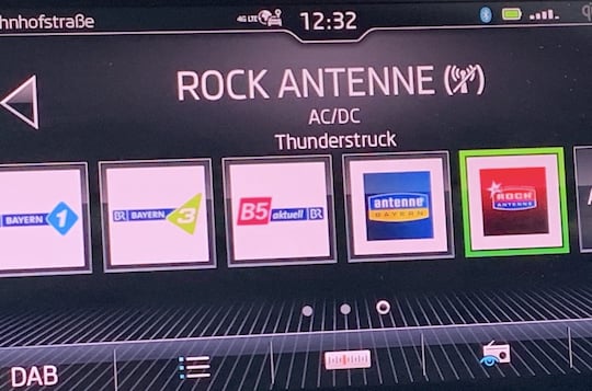 Mit dem Werks-Autoradio ist die Rock Antenne nicht zu hren