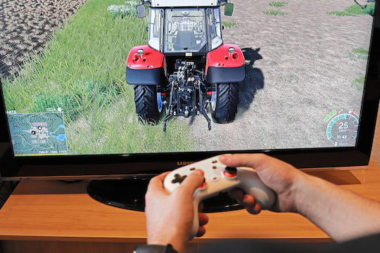 Farming Simulator 19 ber ein TV-Gert