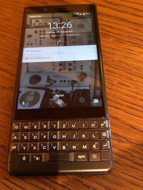 Das Markenzeichen eines "echten" BlackBerry ist die diskrete Tastatur. In der Leertaste ist der Fingerabdruck-Sensor versteckt.
