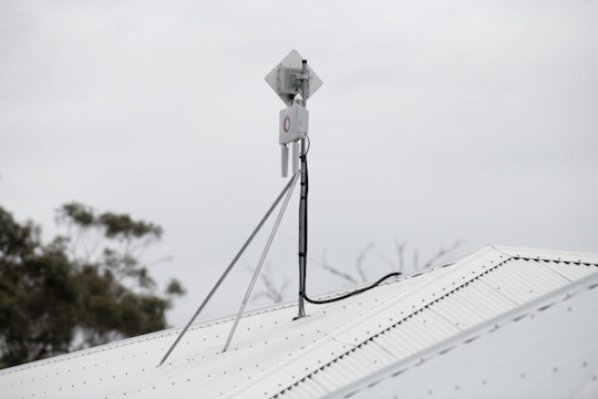 Lokale 4G-Anbindung ber Richtfunk im Netz von Vodafone Australien. Das Problem ist die riesige Flche des Landes, die nicht immer Kabelversorgung erlaubt