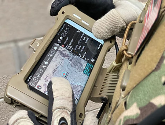 Das Samsung Galaxy S20 Tactical Edition mit einer Missions-App