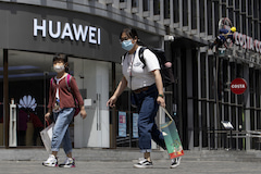 Das chinesische Unternehmen Huawei ist einer der grten Netzwerkausrster und zweitgrter Hersteller von Smartphones der Welt