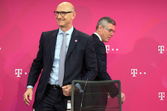 Telekom-Chef Tim Httges und Finanzvorstand Christian P. Illek stellten heute die Bilanzzahlen fr 2020 vor